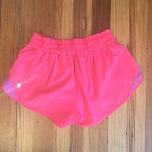 Lululemon hotty hot short 2.5 inch size 4 pink
